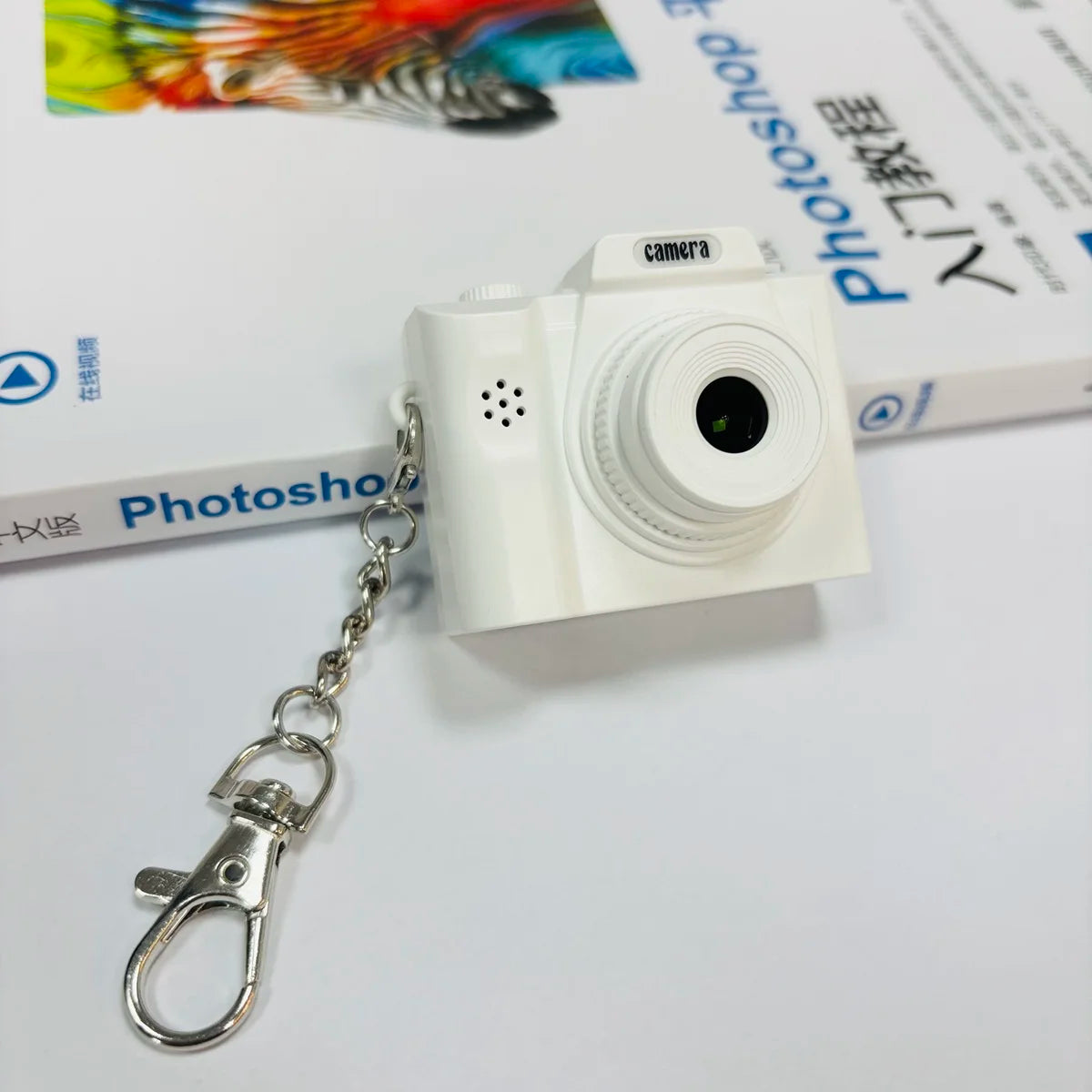 Mini Keychain Camera With Screen HD 1080P Portable Retro kids Camera Thumb Pocket Outdoor Travel Video Recorder With Flash Lamp